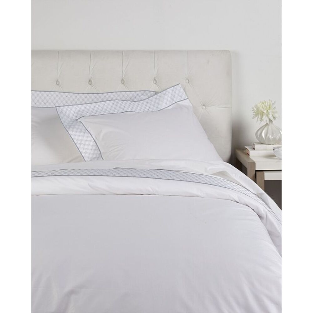 Maurizio Italy Taj Mahal Embroidered Duvet Set
